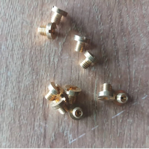 ژیگلور بنزین کاربراتور تویوتا لندکروز 110 عددی