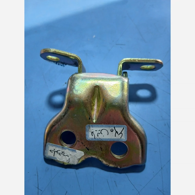 لولای پایین درب جلو چپ لیفان 620اصلی(پس کرایه)