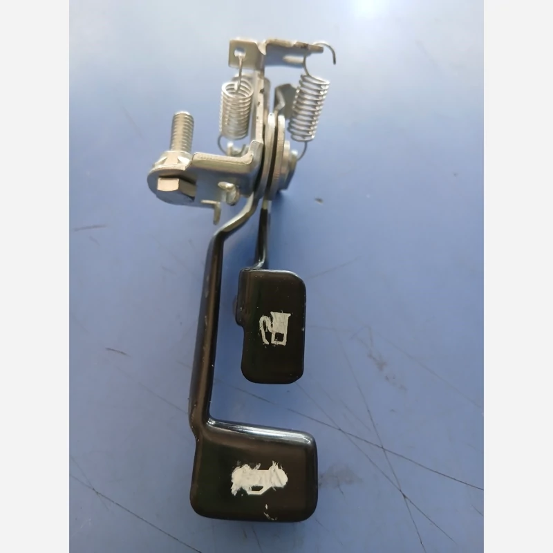 اهرم بازکن درب باک وصندوق لیفان 620 (پس کرایه)