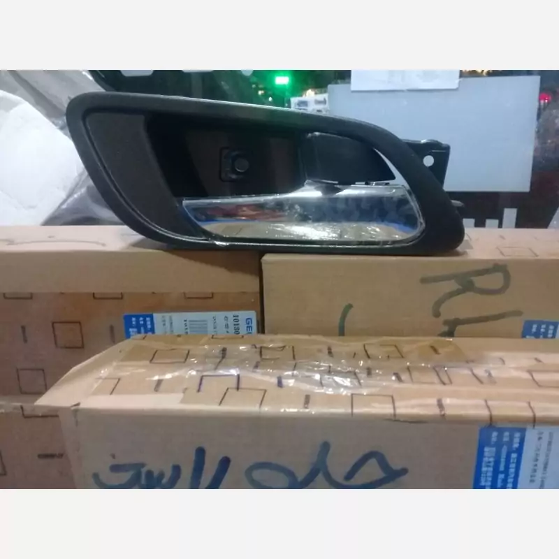 دستگیره های داخلی جیلی GC6 (پس کرایه)