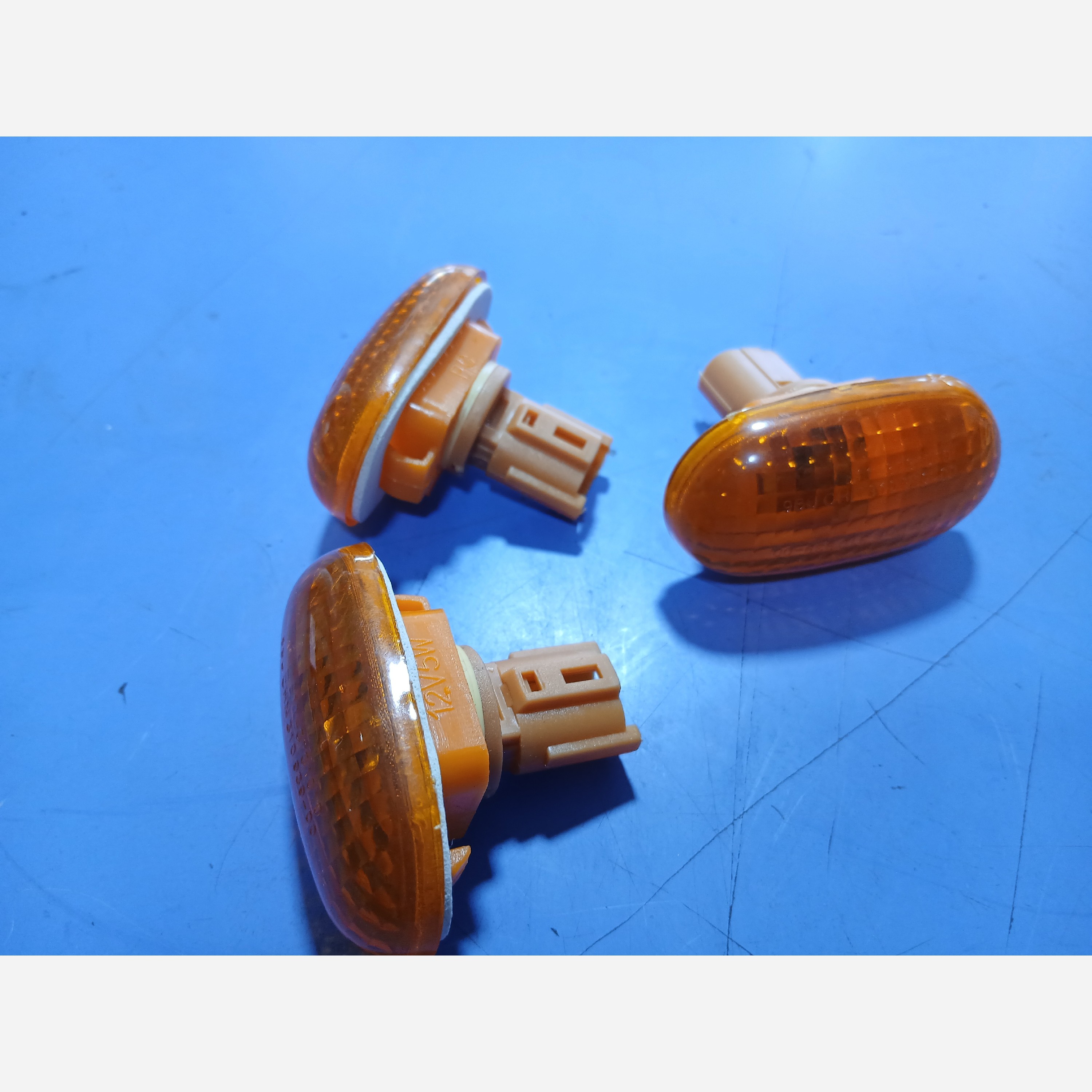 چراغ راهنما روی گلگیر جلو ام وی ام 110(پسکرایه)